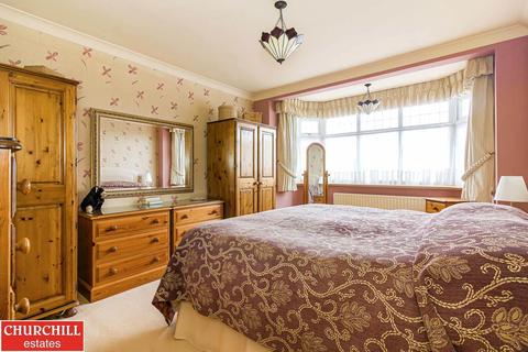 5 bedroom link detached house for sale - Falmouth Gardens, Redbridge