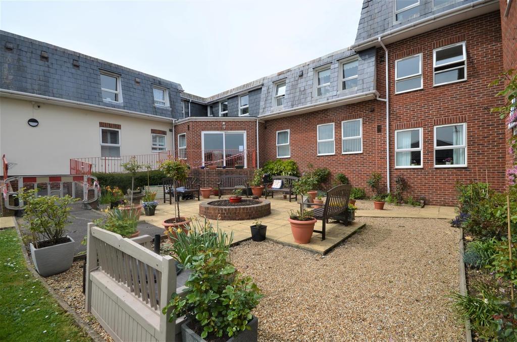 Bath Road, Sturminster Newton 1 bed retirement property £95,000