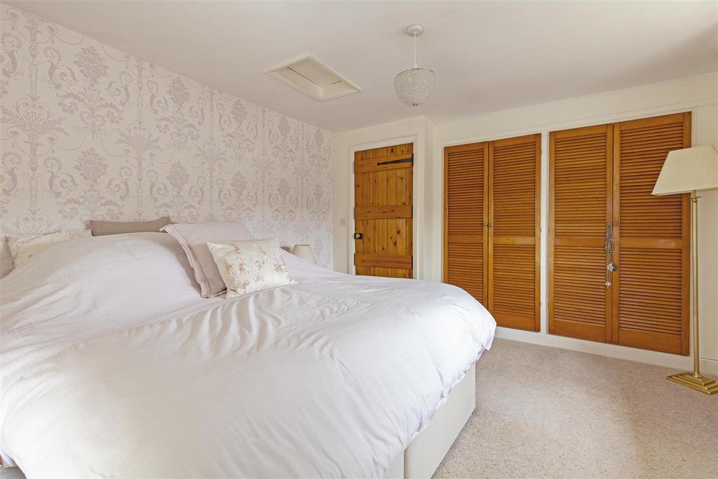 Bedroom 1-2.jpg
