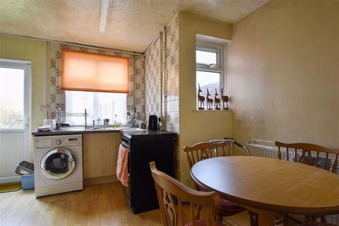 3 Rosedale Road, Northampton, NN2 7QE
