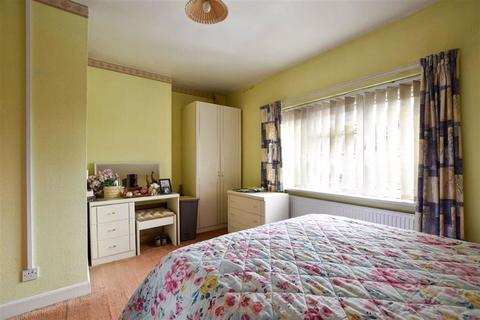 3 Rosedale Road, Northampton, NN2 7QE