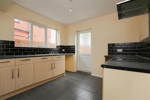 3 bedroom semi-detached house to rent - Harrison Road, Howdon, North Tyneside