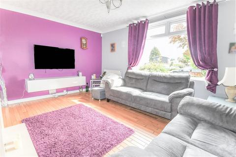 3 bedroom semi-detached house for sale - Eastmount Avenue, Hull