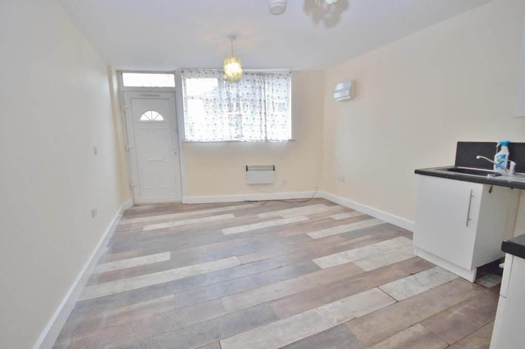 Beancroft Road, Castleford 1 bed flat £425 pcm (£98 pw)