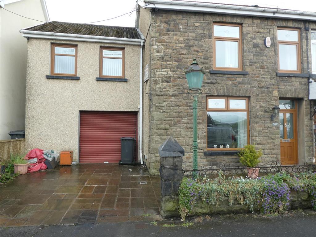 Brecon Road, Hirwaun, Aberdare 4 bed semidetached house £239,000