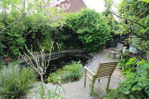 1 Greenhill Gardens, Minster, Ramsgate, CT12 4EW