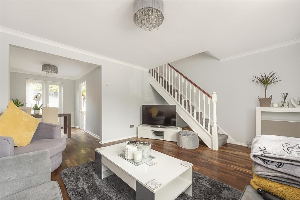 Buckwood Road, Markyate, St. Albans 3 bed end of terrace house £400,000