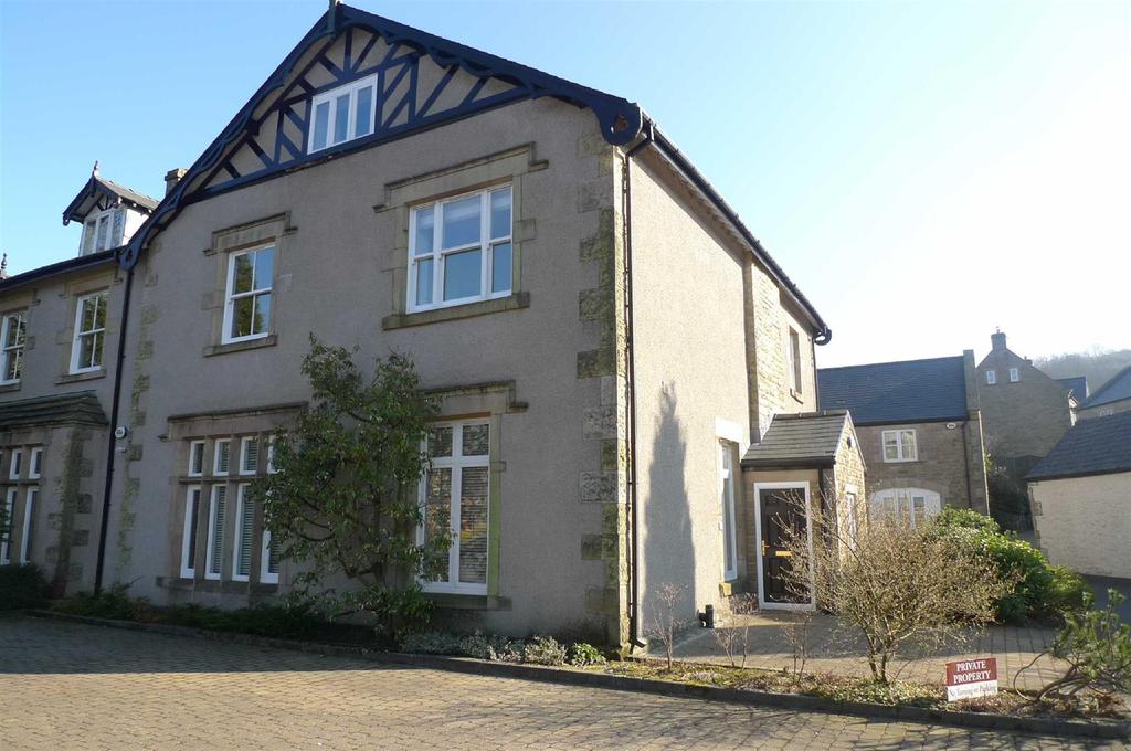 Macclesfield Road, Buxton 2 bed mews £850 pcm (£196 pw)
