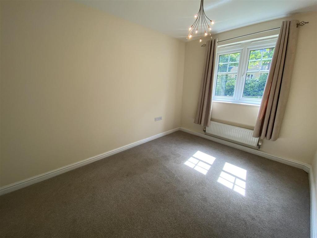 BEDROOM 1.jpg
