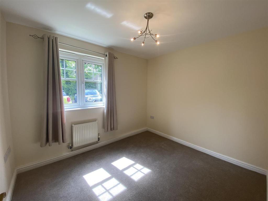 BEDROOM.jpg