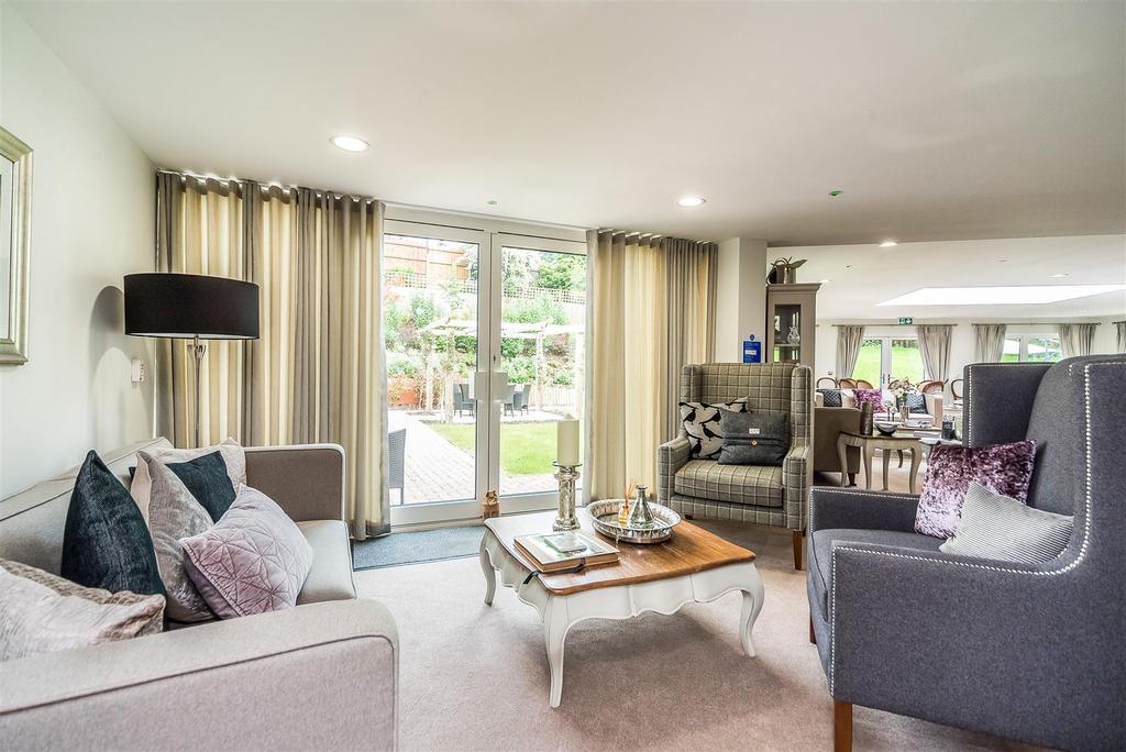 Homeowners Lounge.jpg