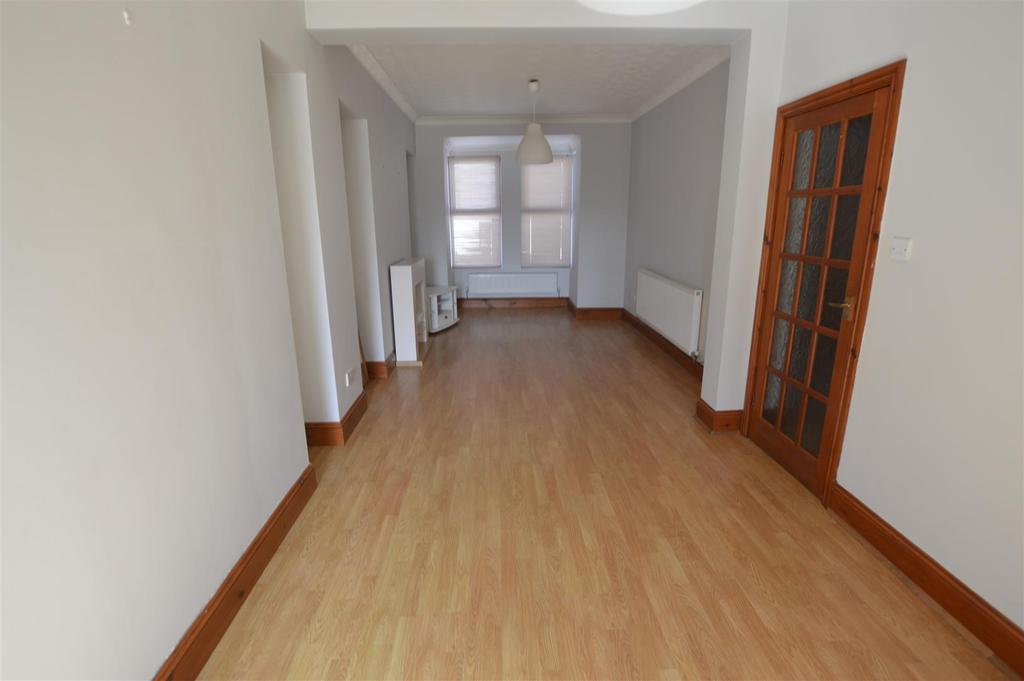 Lounge2.JPG