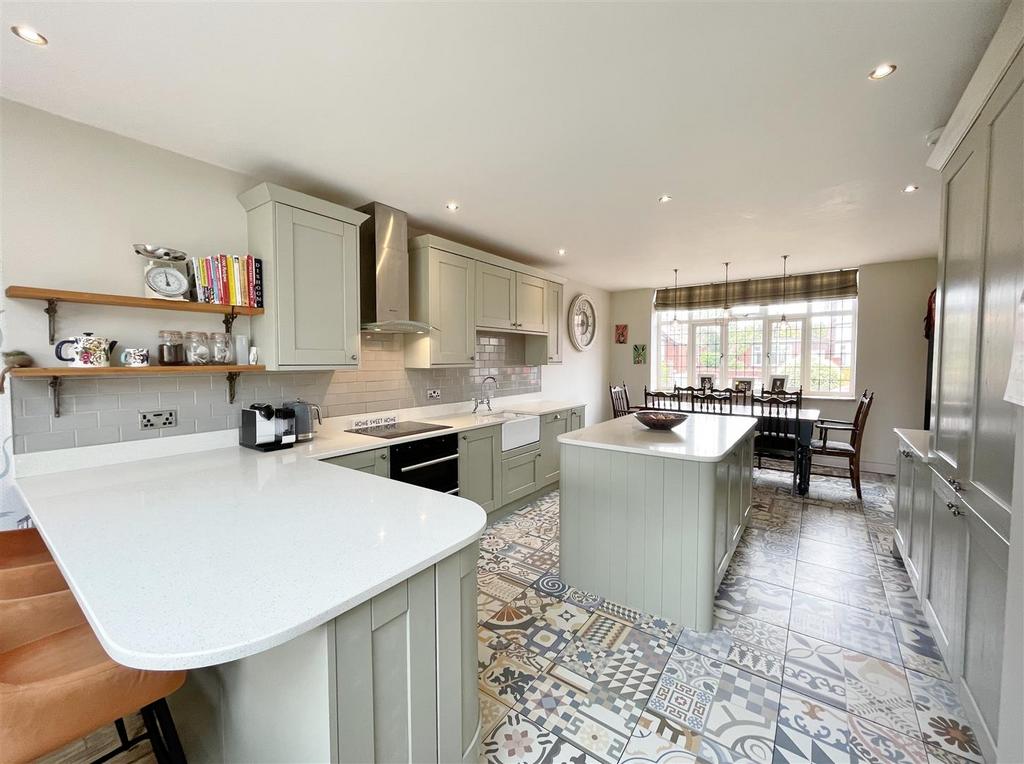 Mythop Road, Lytham 4 bed detached house £645,000