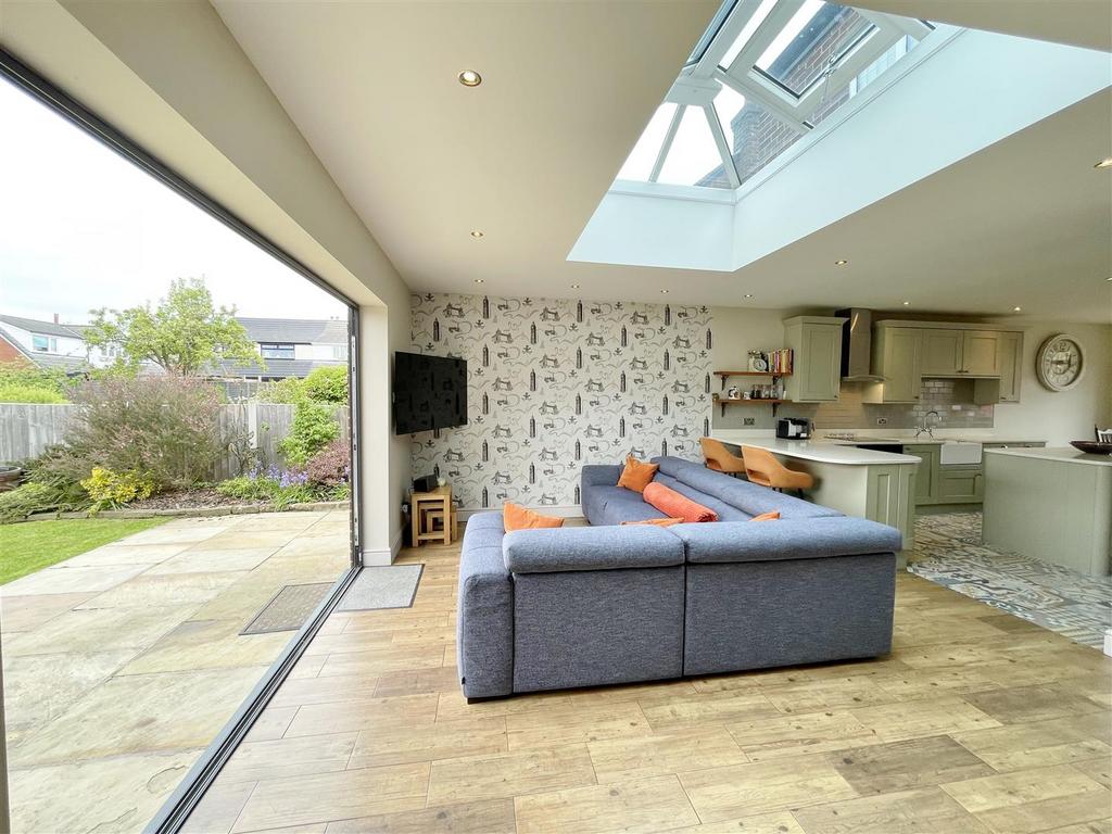 Open plan living/dining kitchen