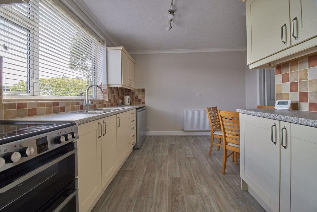 Forresters Road, Burbage 3 bed detached house £1,250 pcm (£288 pw)