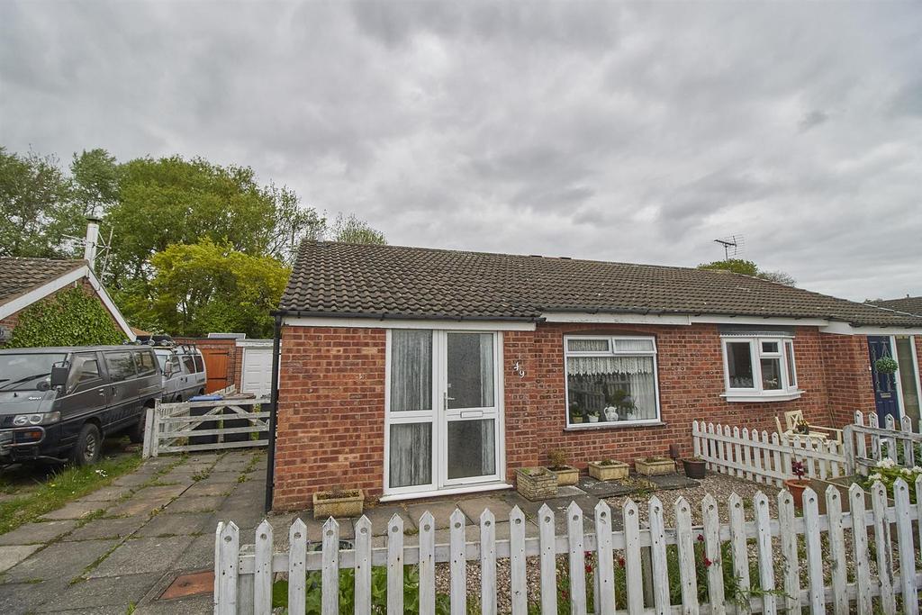 Kerry Close, Barwell 2 bed semidetached bungalow £190,000