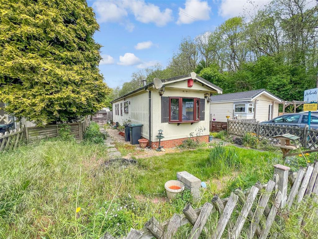 Harvel Road, Meopham, Kent 2 bed park home for sale £130,000