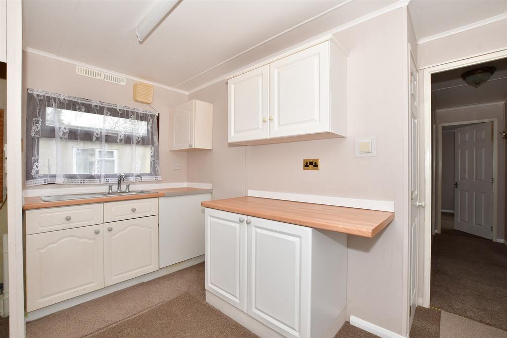 Harvel Road, Meopham, Kent 2 bed park home for sale £135,000