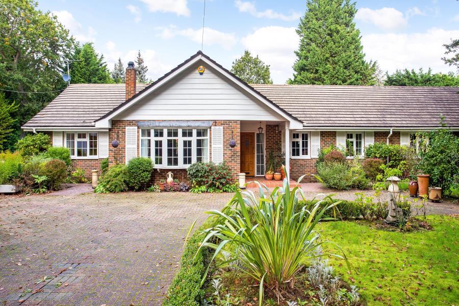 Abbots Drive, Virginia Water, Surrey, GU25 4SF 4 bed terraced house to