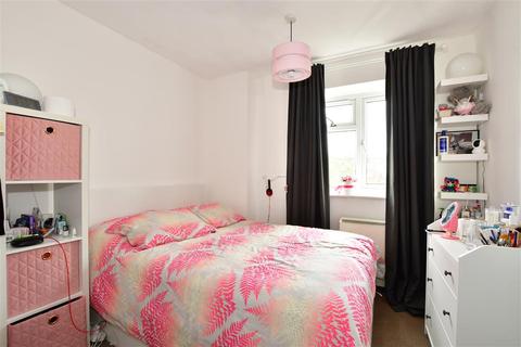 2 bedroom apartment for sale - Charles Avenue, Chichester, West Sussex