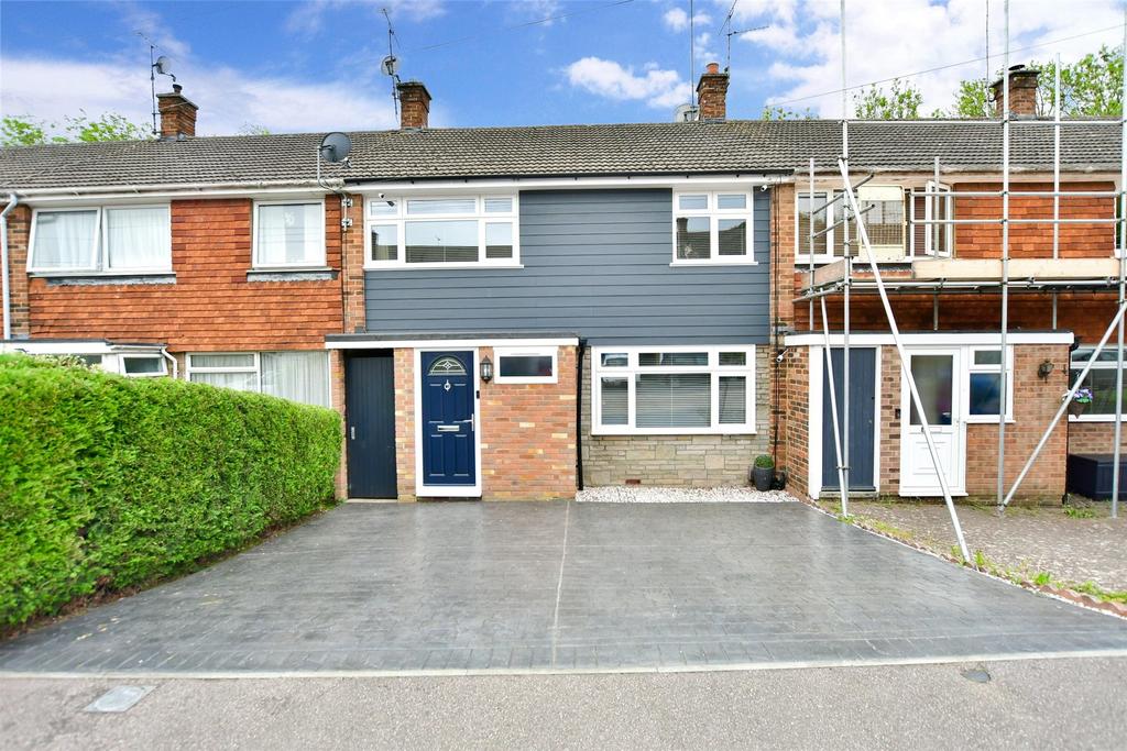 Barleycorn Drive, Rainham... 3 bed terraced house £340,000