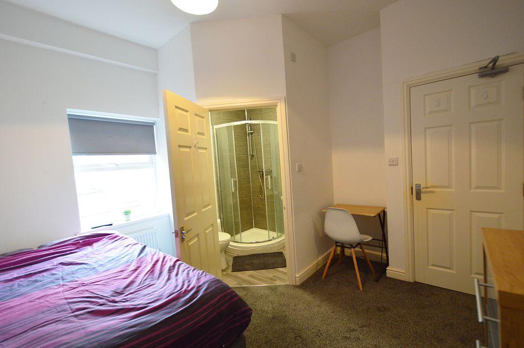 Bedroom 1 (Double with Ensuite)
