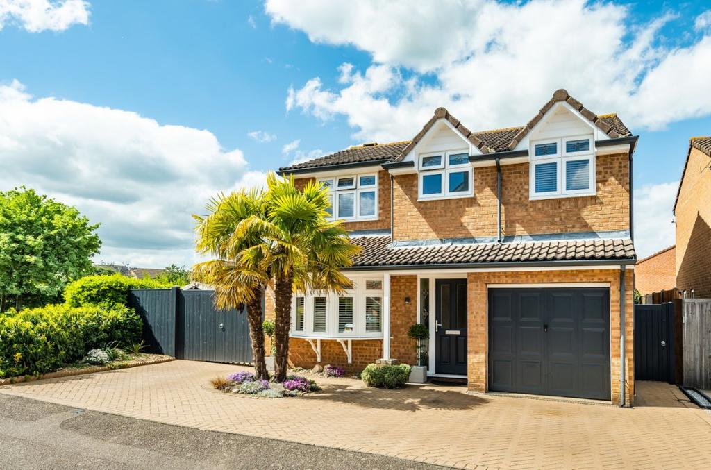 Quenby Way, Bromham, Bedford 4 bed detached house £475,000