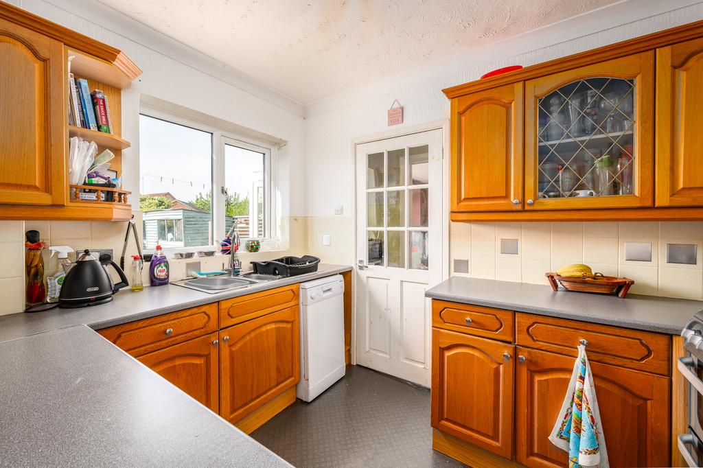 Stonald Road, Whittlesey, Peterborough 3 bed link detached house for