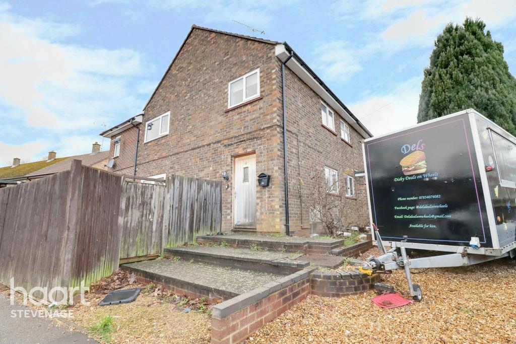 Warwick Road, Stevenage 4 bed end of terrace house £400,000