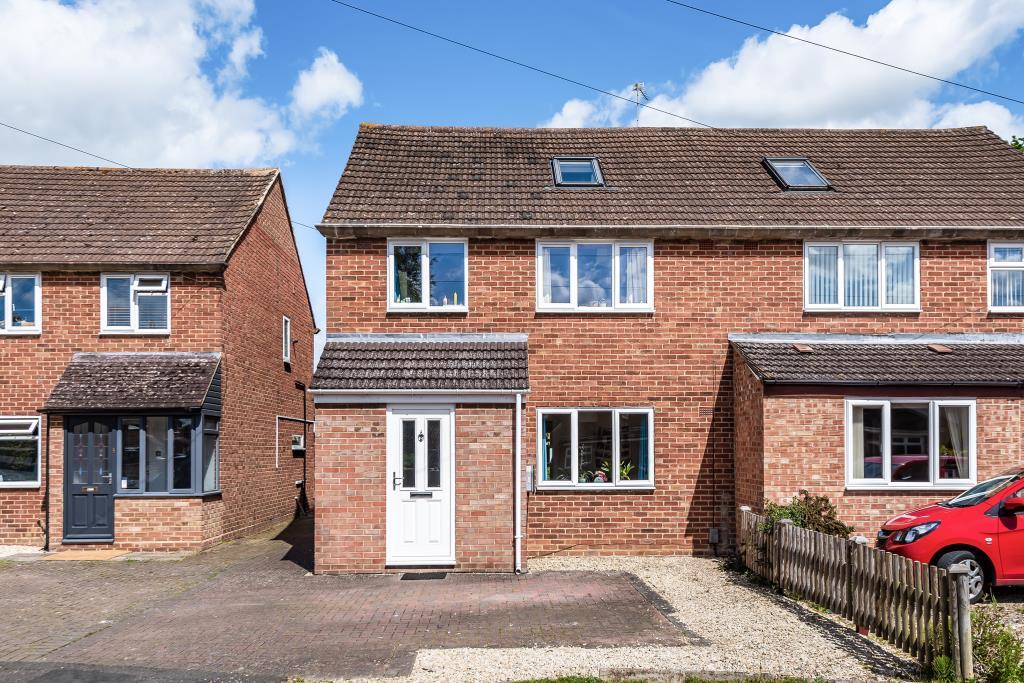 Kidlington, Oxfordshire, OX5 4 bed semidetached house £475,000