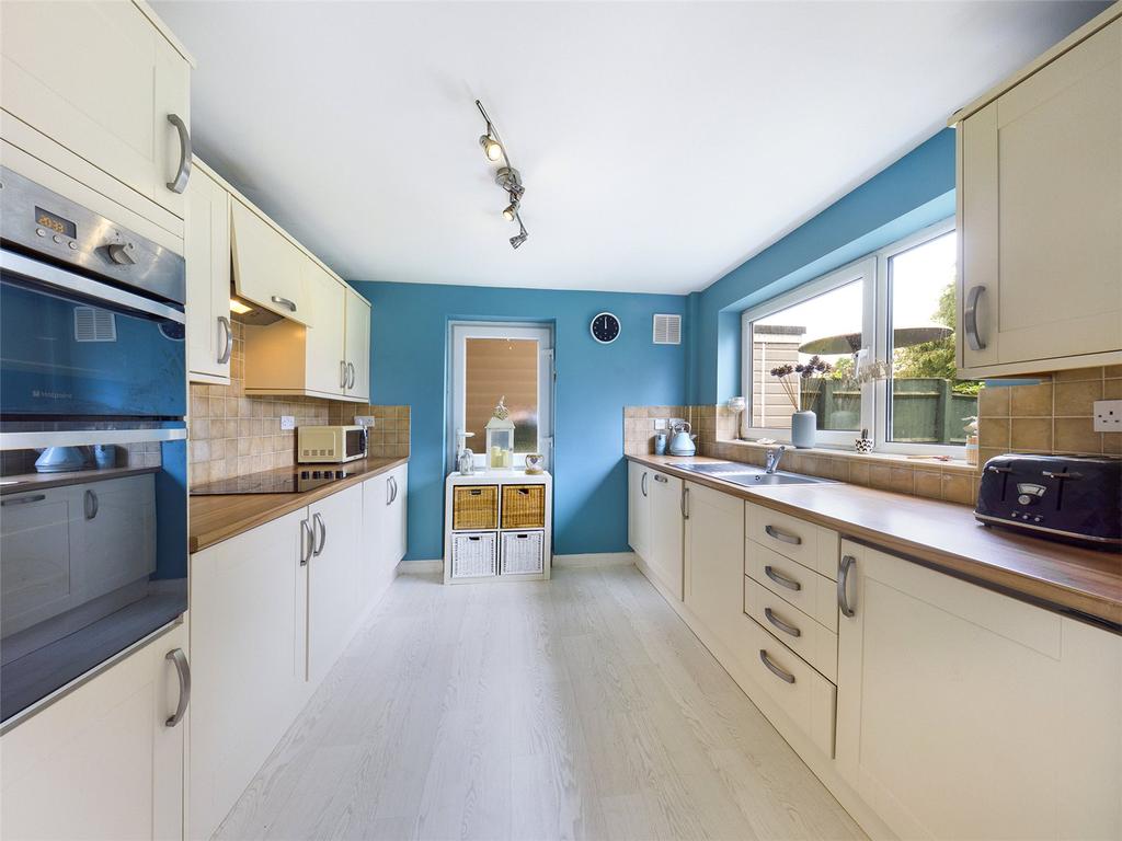 Brookfield Road, Hucclecote, Gloucester, Gloucestershire, GL3 4 bed