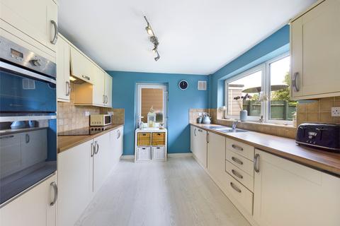 90 Brookfield Road, Hucclecote, Gloucester, GL3 3HJ