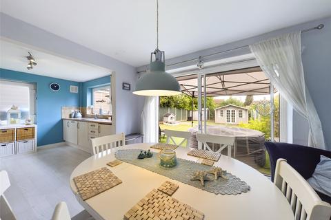 90 Brookfield Road, Hucclecote, Gloucester, GL3 3HJ