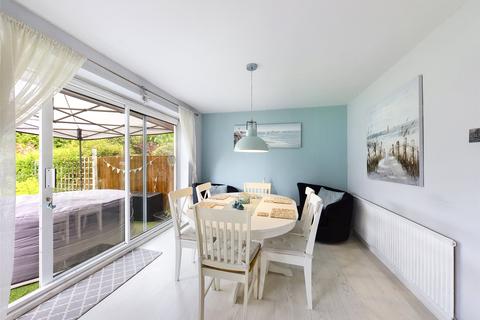 90 Brookfield Road, Hucclecote, Gloucester, GL3 3HJ