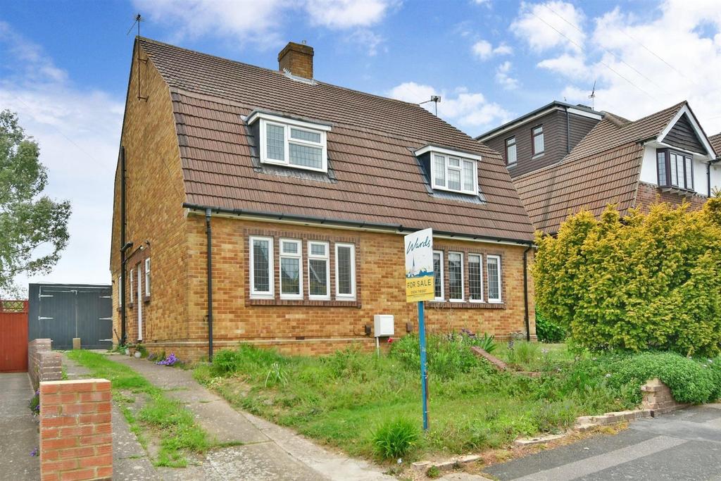 Pepys Way, Strood, Rochester, Kent 3 bed semidetached house £390,000