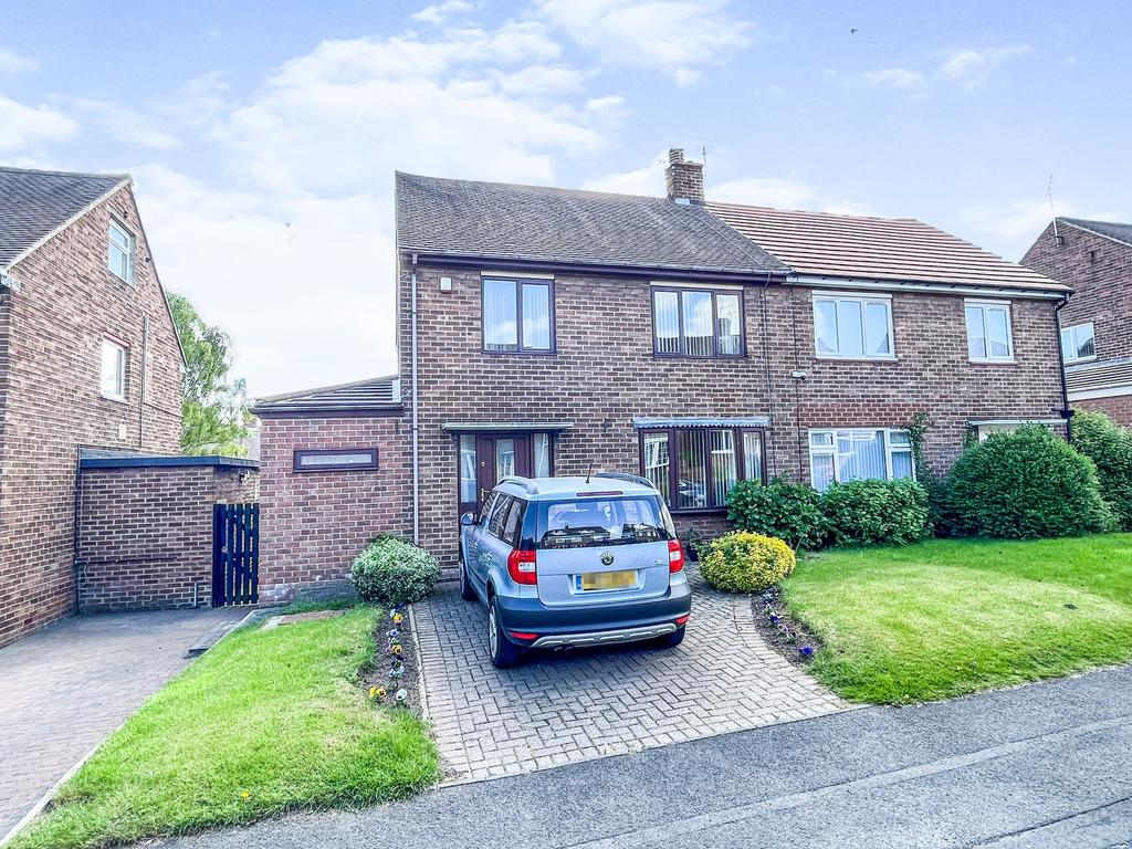 Thorntree Gill, Peterlee, Durham, SR8... 3 bed semidetached house £
