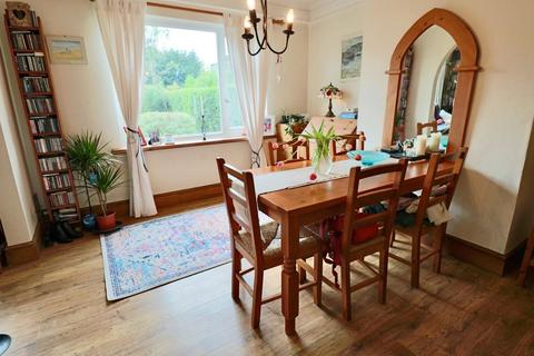 67 Abbey Road, West Bridgford, Nottingham, NG2 5NE