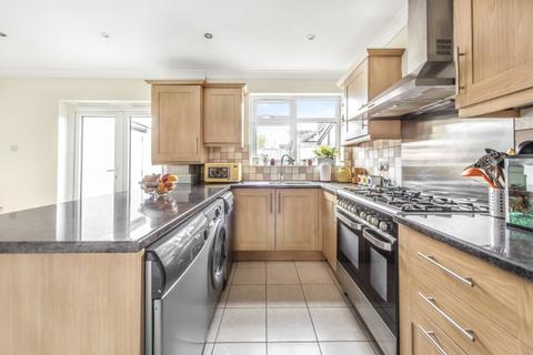 4 bedroom house to rent - Carstairs Road London SE6