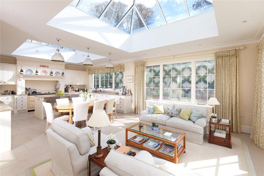 Family Room/Kitchen