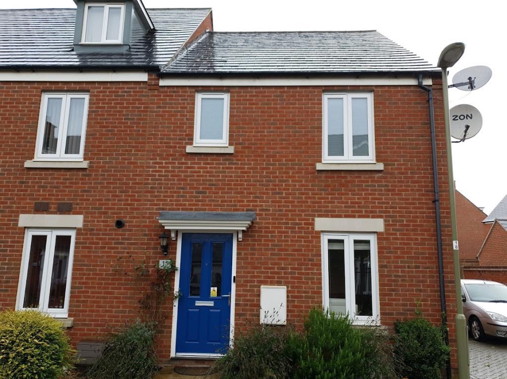 Kingsmere, Bicester, Oxfordshire, 3 bed end of terrace house £450,000