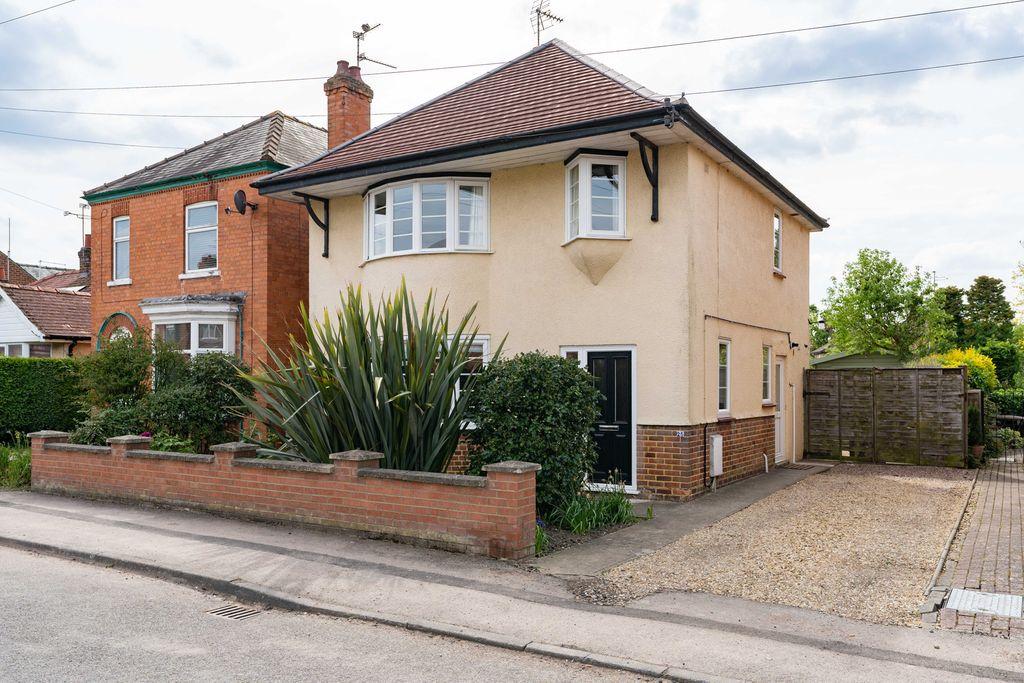West Parade, Spalding PE11 1HD 3 bed detached house for sale £300,000