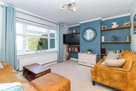 3 bedroom semi-detached house for sale - Broomfield Rise, Abbots Langley, Herts, WD5