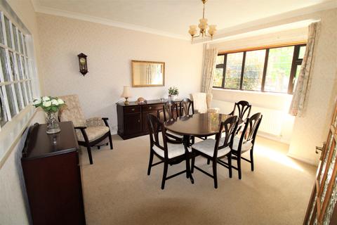 44 River Drive, Upminster, RM14 1AS
