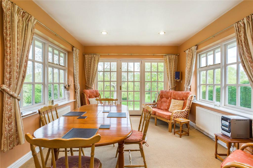 Breakfast Room