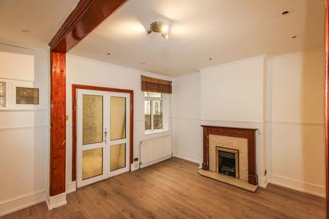 4 bedroom terraced house to rent - Montagu Road, London, N18