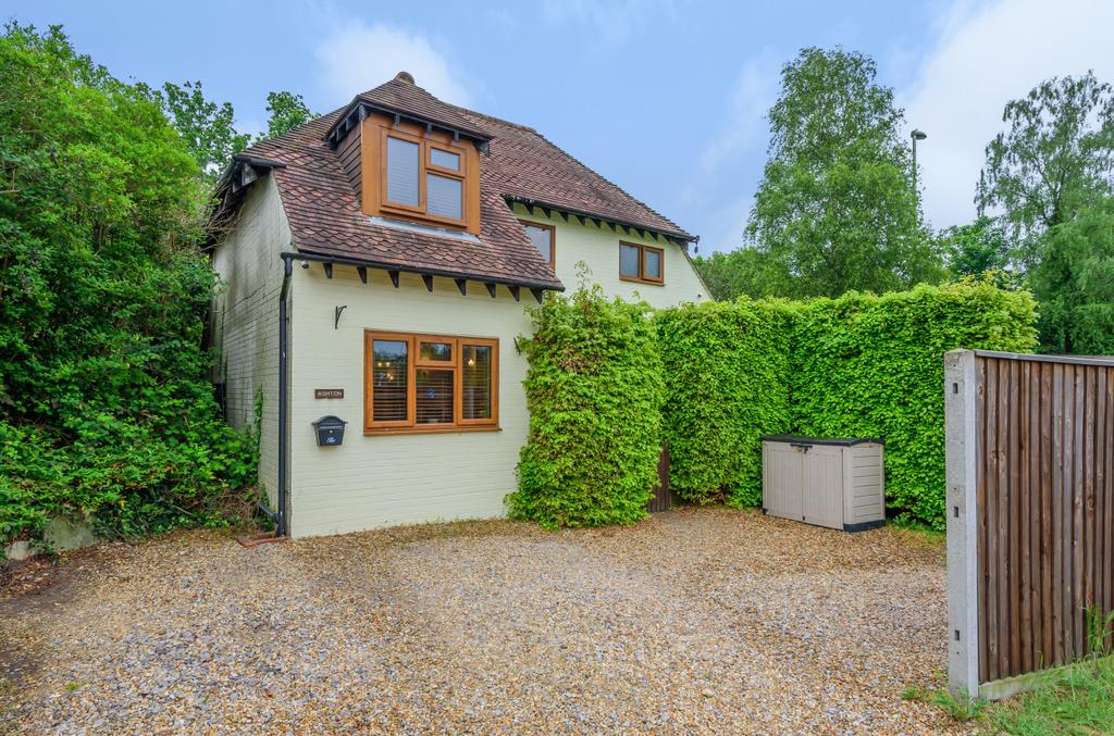 Cupernham Lane, Romsey, Hampshire, SO51 3 bed detached house for sale