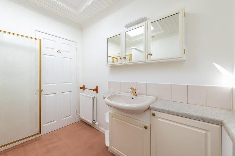 Ensuite