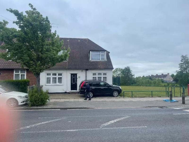 Hedgemans Road, Dagenham, RM9 5 bed end of terrace house £2,150 pcm