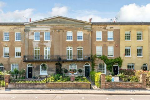 3 bedroom townhouse for sale, Kings Road, Windsor, Berkshire