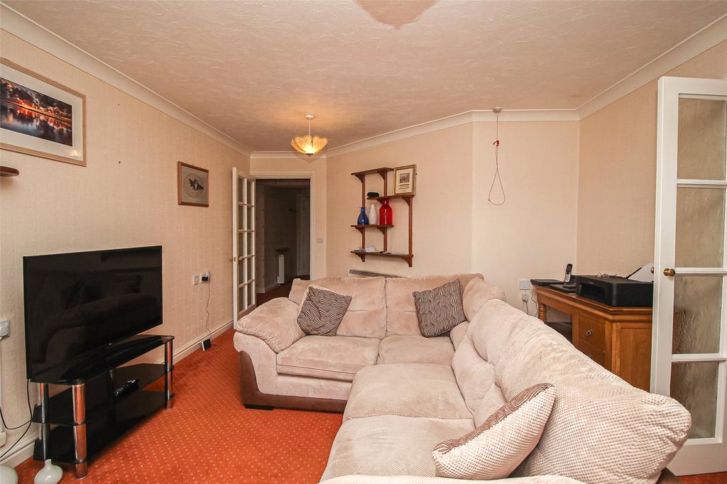 Strand Court, Chingswell Street, Bideford, EX39 2 bed apartment £170,000